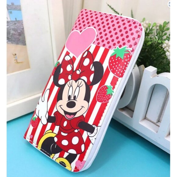 Minnie & Mickey Accessory Bundle – Wallet, Badge Holders, Lanyards & Card Wallet - Picture 2 of 9